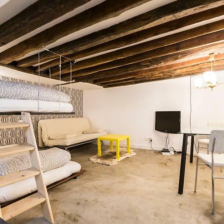 شقة باريس  في Charming 20M² Near Le Marais المظهر الخارجي الصورة