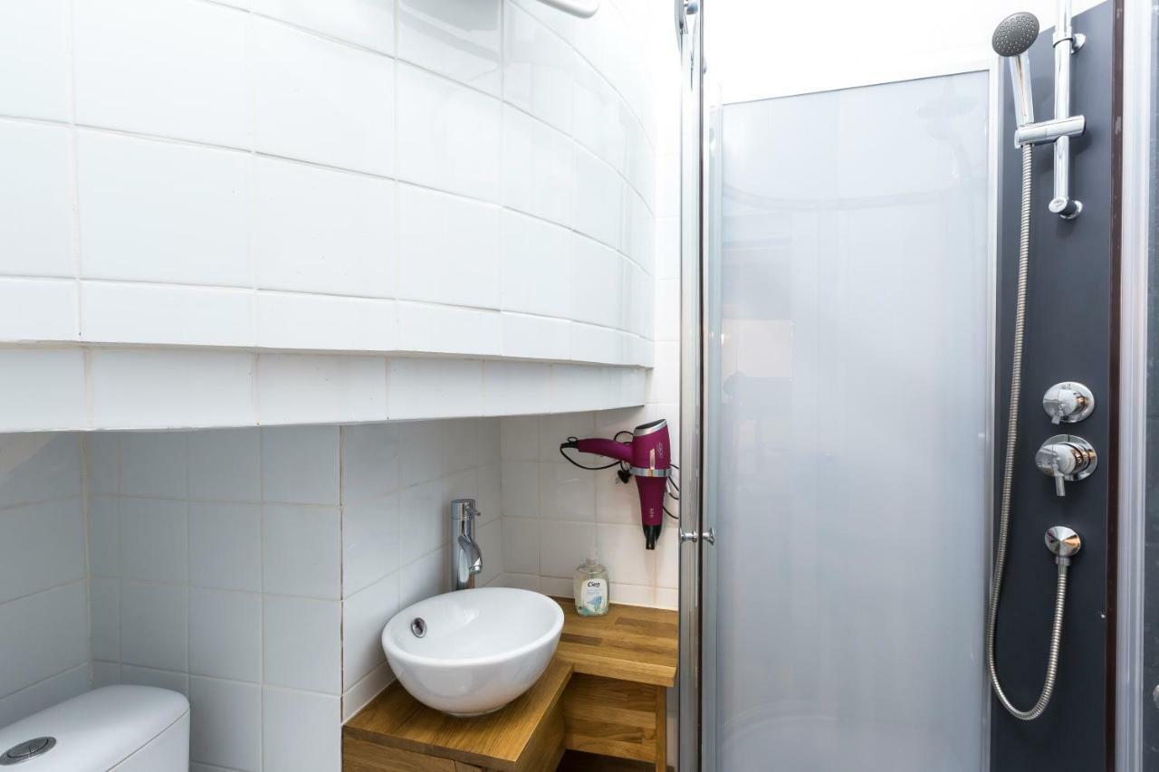 شقة باريس  في Charming 20M² Near Le Marais المظهر الخارجي الصورة