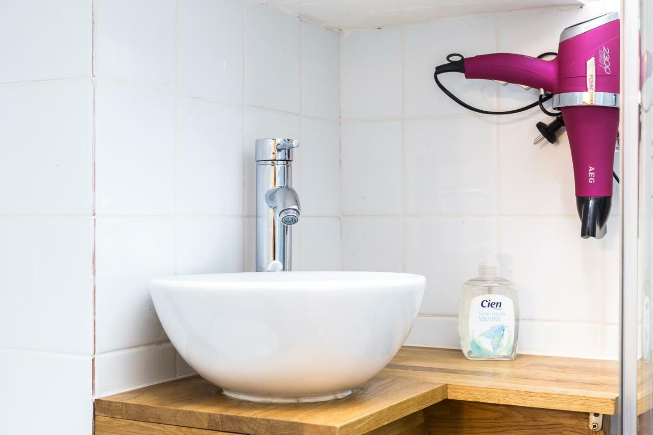 شقة باريس  في Charming 20M² Near Le Marais المظهر الخارجي الصورة