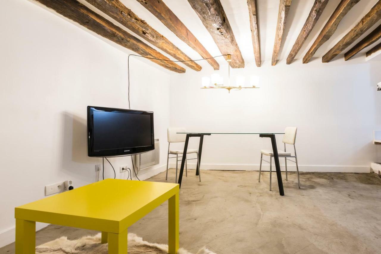 شقة باريس  في Charming 20M² Near Le Marais المظهر الخارجي الصورة