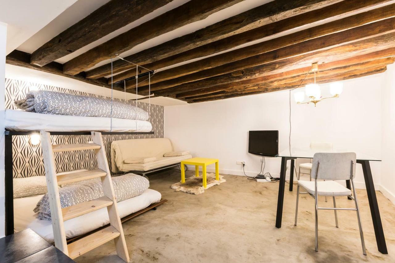 شقة باريس  في Charming 20M² Near Le Marais المظهر الخارجي الصورة